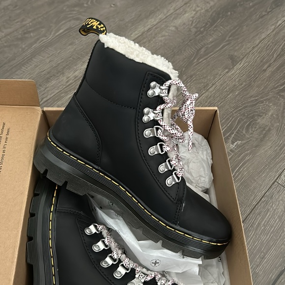 WOMENS DR MARTENS COMBS WYOMING BOOT - Picture 6 of 10